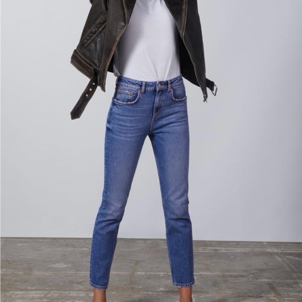 Zara 90s High Waist Slim Cropped Jeans